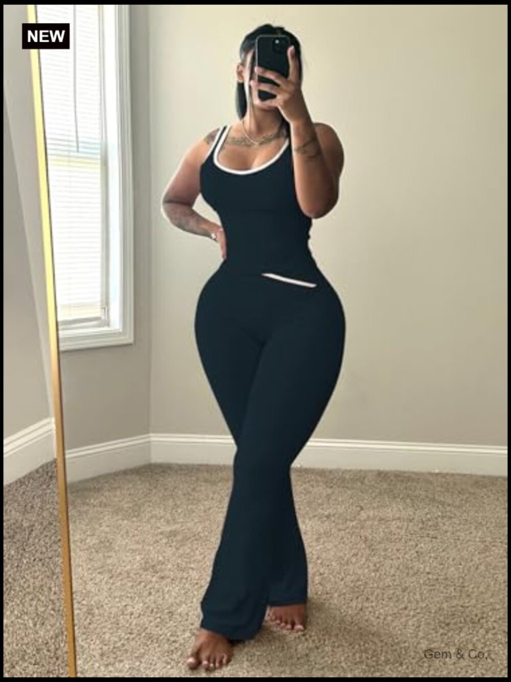 2 Piece Crop Top and Flare Pants Lounge Set Tracksuit - Picture 2 of 5